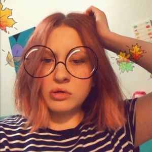 Meet your Posher, Ella